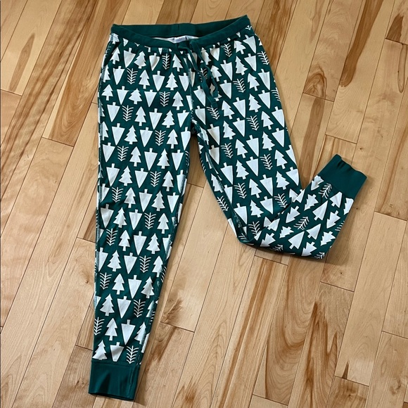 Women’s Green Tree Print Pajama Pants - Picture 1 of 4